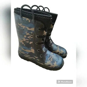 Western Chief camo reflective neoprene sneaker boots blue Kids US 2/3, EU 33/34